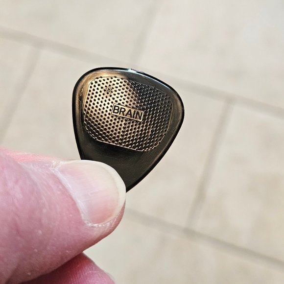 10 Snarling Dogs Brain Guitar Picks (0.88mm), Black - Picture 3 of 6